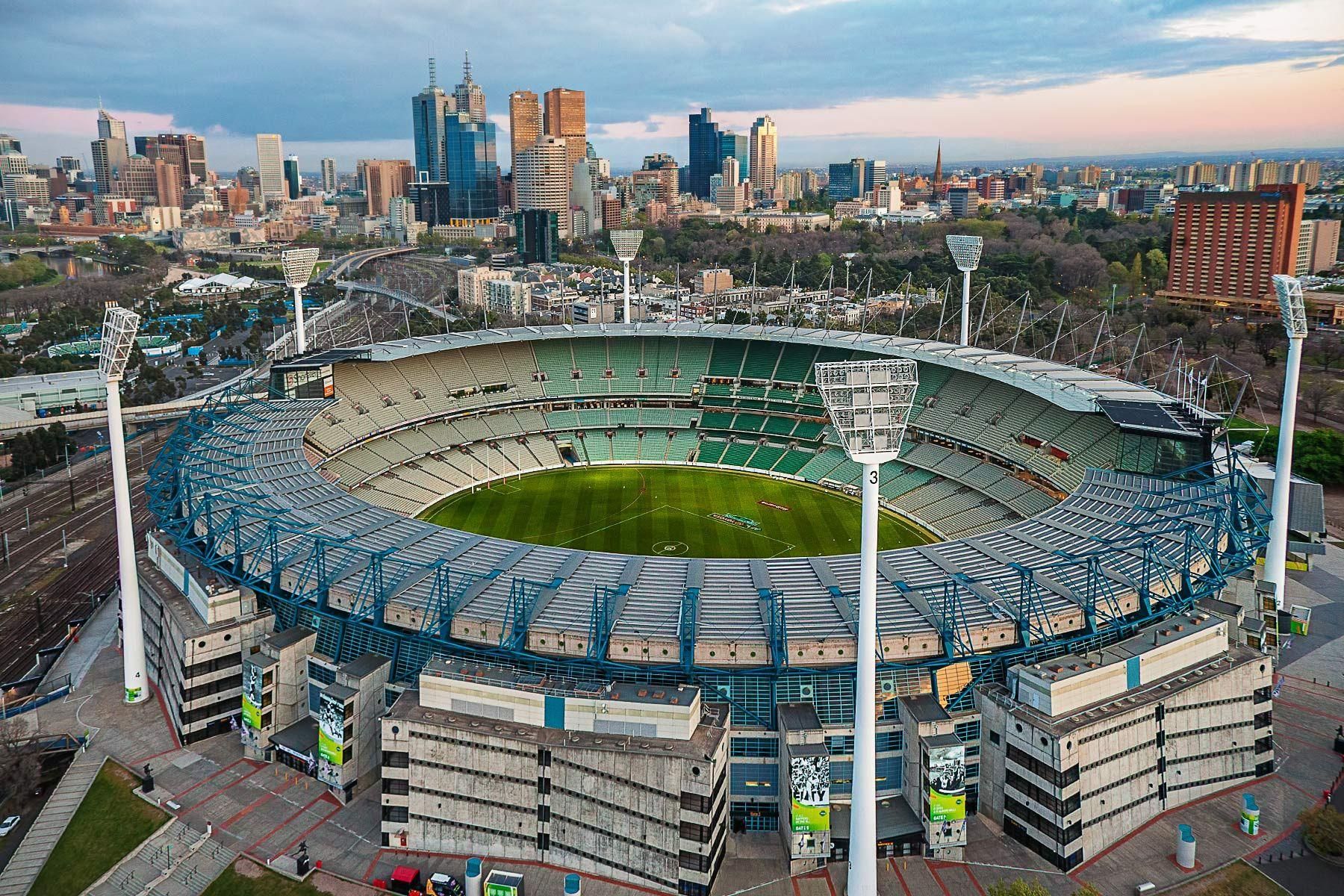 Стадион выше. Мельбурн стадион крикет. Мельбурн стадион футбольный. Мельбурн крикет Граунд Мельбурн. Мельбурн Австралия стадион.