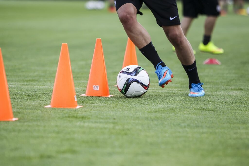 Что такое дриблинг в футболе и как ему научиться?