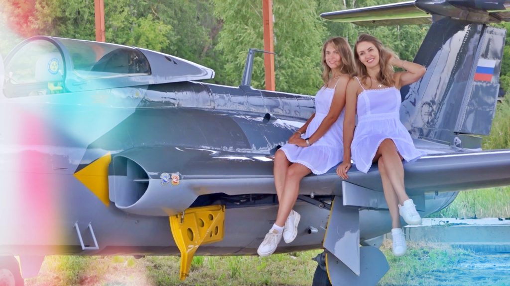 Российские суперзвезды — Юлия Крылова и Ксения Гринберг