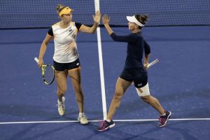 Элисе Мертенс/Вероника Кудерметова – Сэ Шувэй/Елена Остапенко: 1 круг дуэтов WTA Finals Riyadh